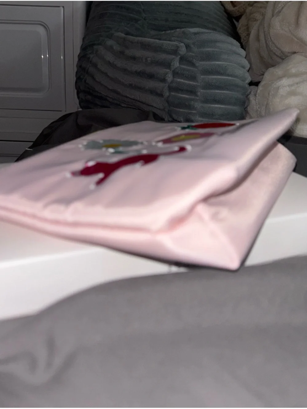 Marc Jacob’s makeup bag - Picture 4 of 6